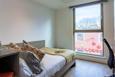 Silver En Suite at Pavilion Point, 118-132 London Road, The Level, Brighton, BN14JH - Image 1